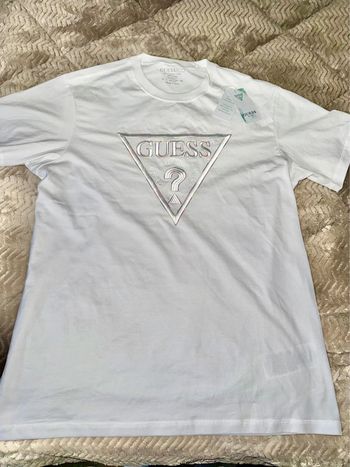 T-shirt GUESS blanc taille L – NEUF avec étiquette