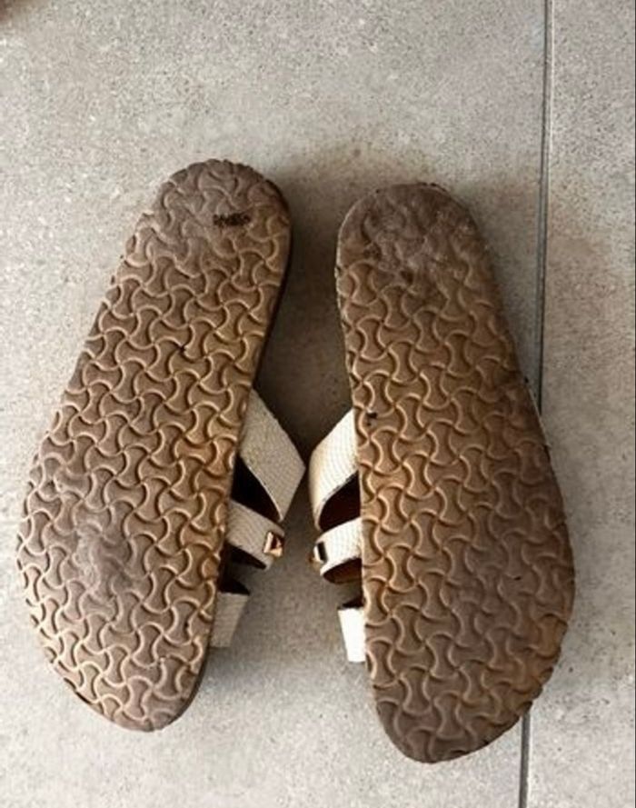 Nues pieds usagés taille 37 - photo numéro 3