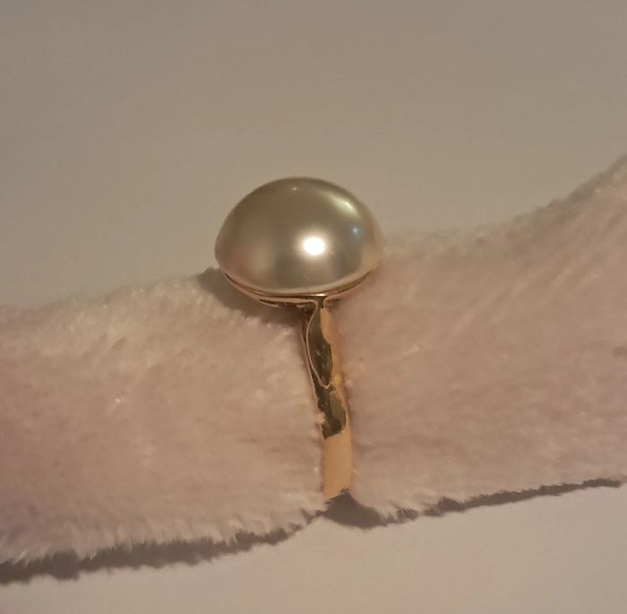 Bague dorée avec perle fantaisie