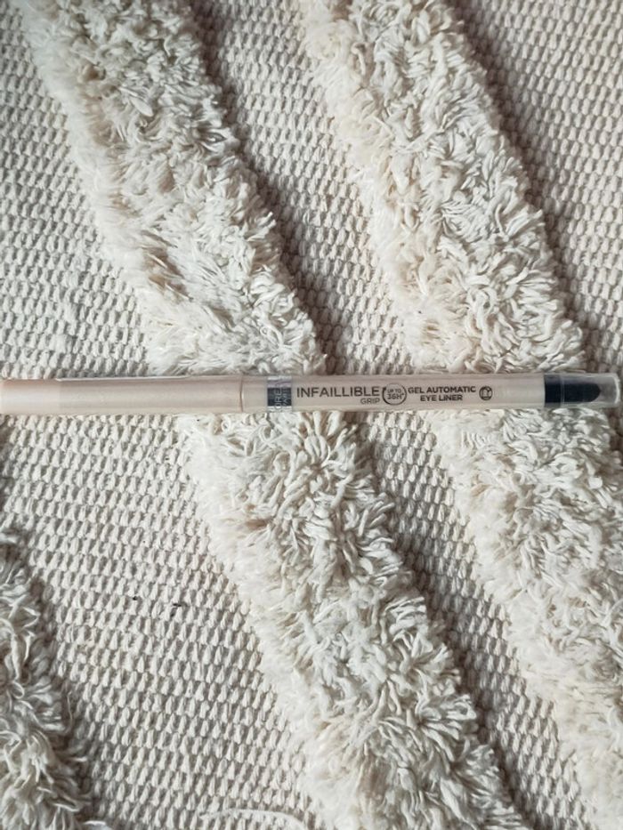 Eye liner neuf l'oreal