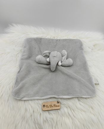 Doudou plat carré gris Éléphant Zara HomeDoudou plat carré gris Éléphant Zara Home