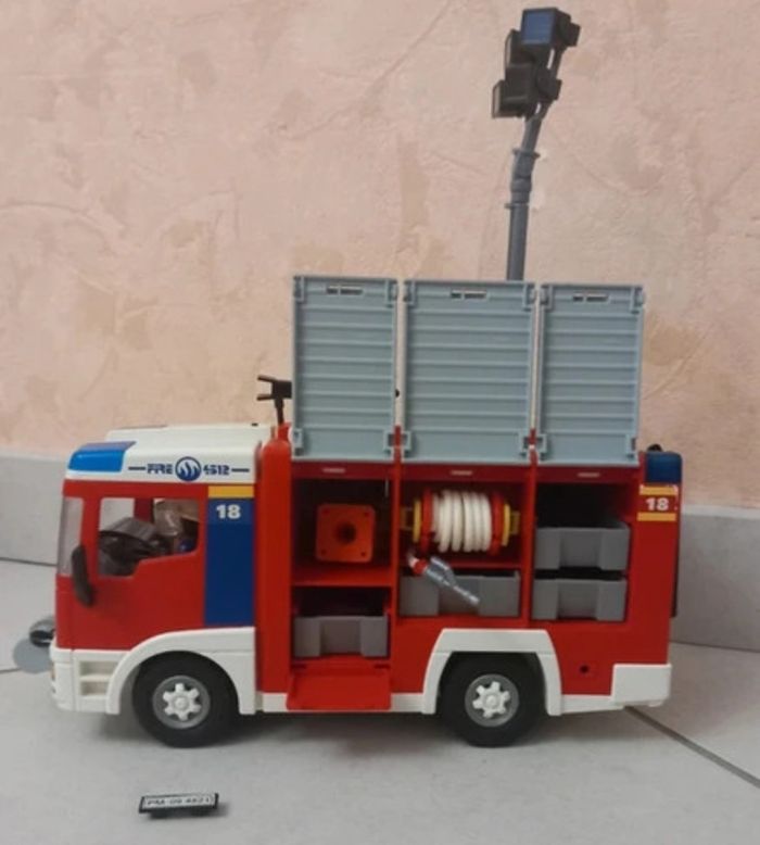 Camion d'intervention des pompiers Playmobil