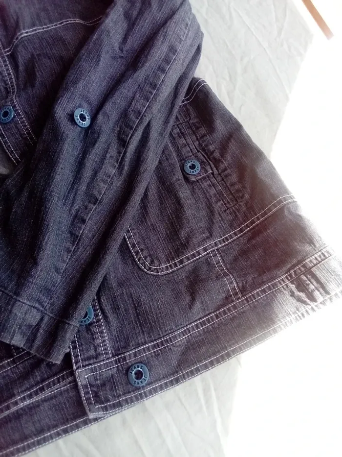 Veste en jean taille 42 - photo numéro 2