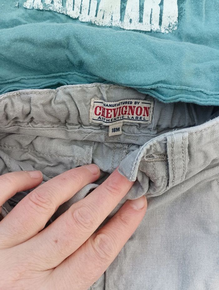 Ensemble short et t-shirt Chevignon en très bon état taille 18 mois - photo numéro 3