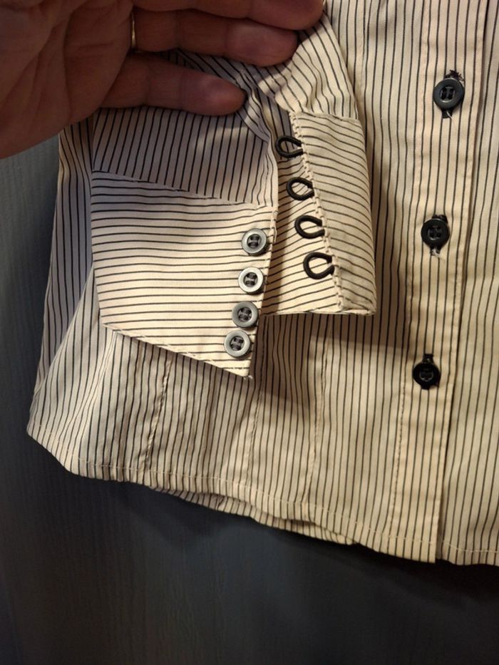 Jolie chemisier femme cintrée - photo numéro 2