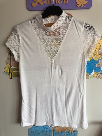 Tee shirt blanc à manches courtes, taille S, marque Jennyfer.