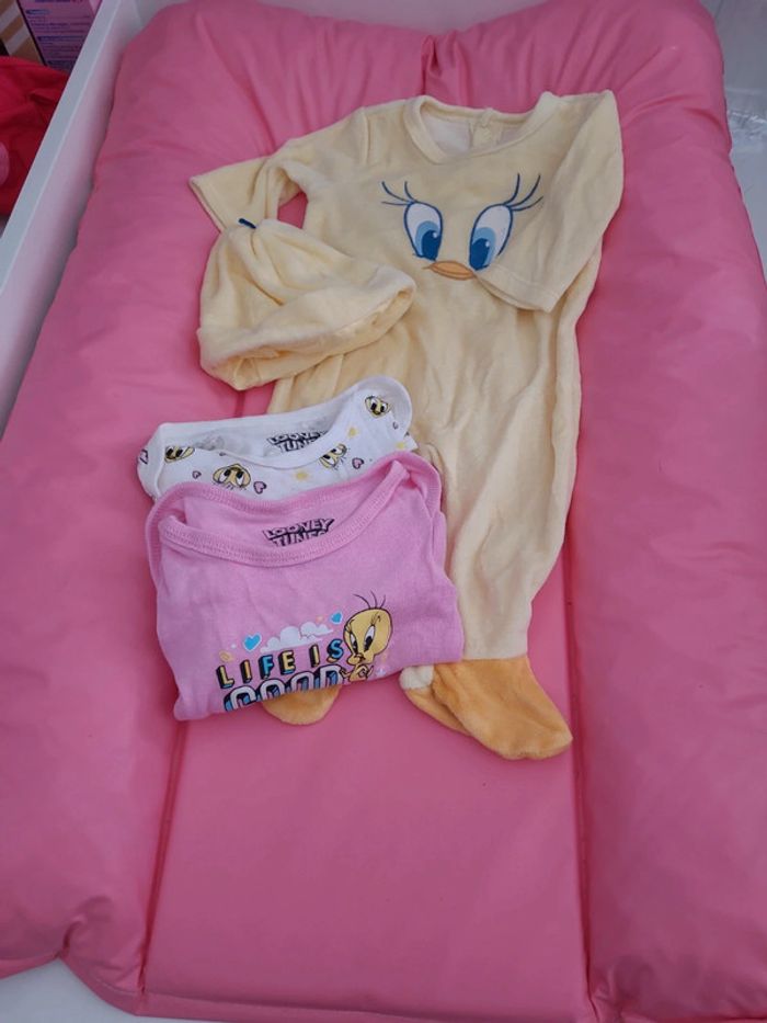 Lot pyjama bodies Titi