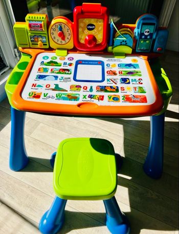 Magi bureau interactif 5 en 1 - VTECH   Prácticament Neuf