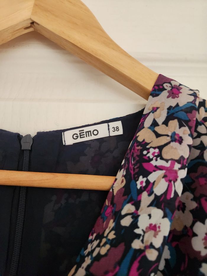 Robe légère fleurie doublée marque GEMO. - photo numéro 2