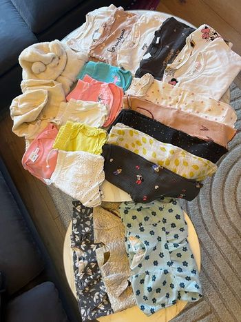 Lot 22 pièces fille taille 86