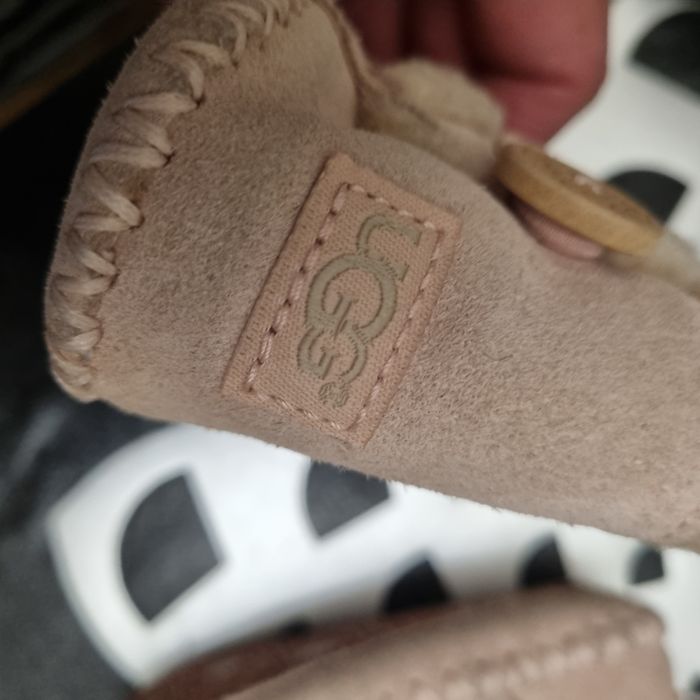 boots UGG taille 16 - photo numéro 3