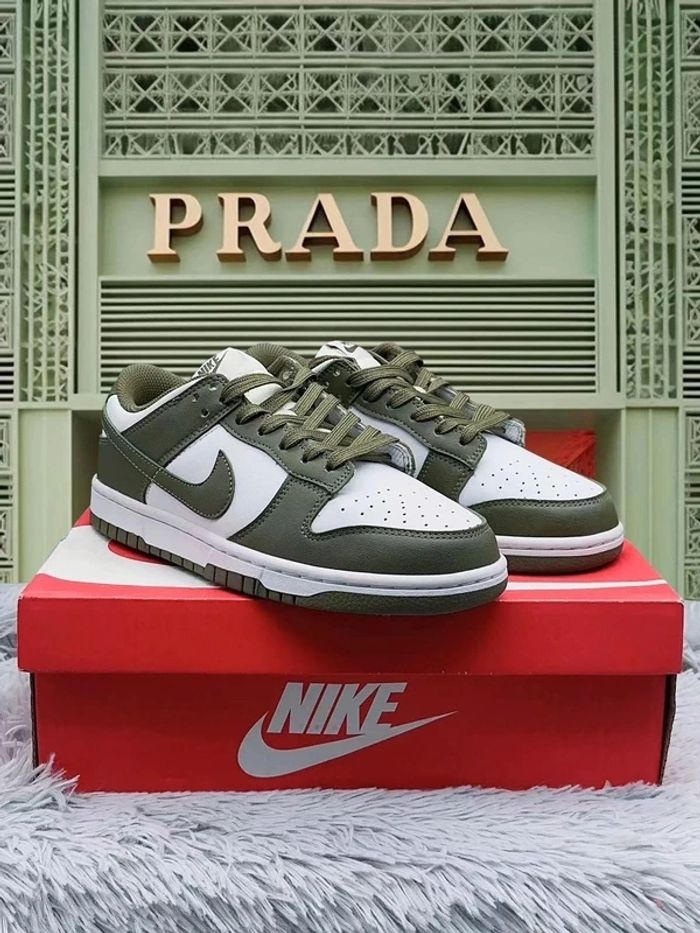 Nike Dunk Low Medium Olive - photo numéro 3