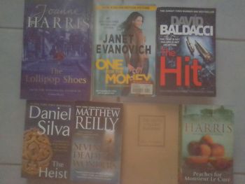 Livres en anglais, allemand, espagnol et italien.