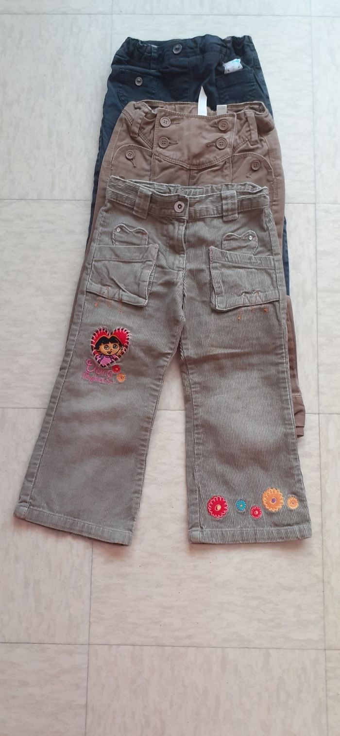 Un lot de 3 pantalon de fille de 3ans