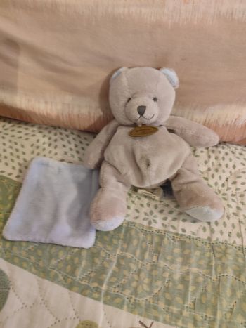 Doudou ours  gris mouchoir bleu doudou et cie