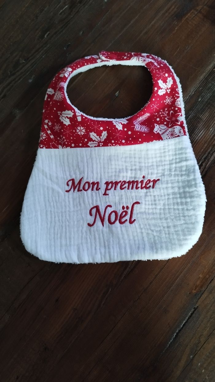 Bavoir Mon premier Noël brodé 0-6. mois