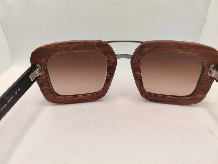 Lunettes de soleil Prada en Bois et acétate marron - photo numéro 2