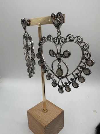 Boucles d’oreilles cœur à clous vintage