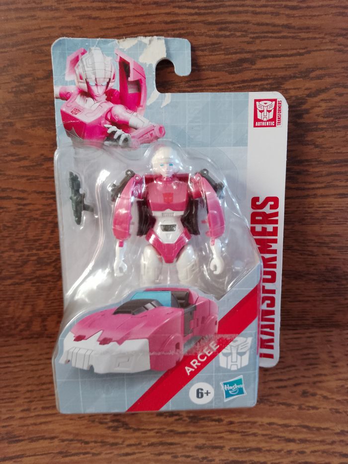 figurine neuve transformers arcee hasbro sous blister - photo numéro 8