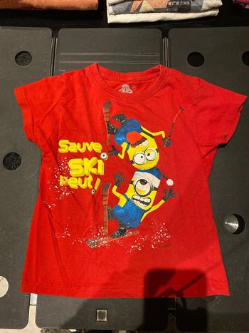Tee shirt 5/6 ans minions