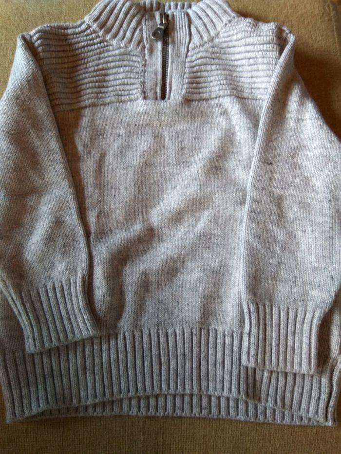pull gris