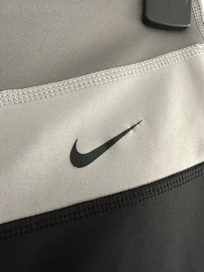 Nike leggings noir taille M dri fit, très bon état - photo numéro 2