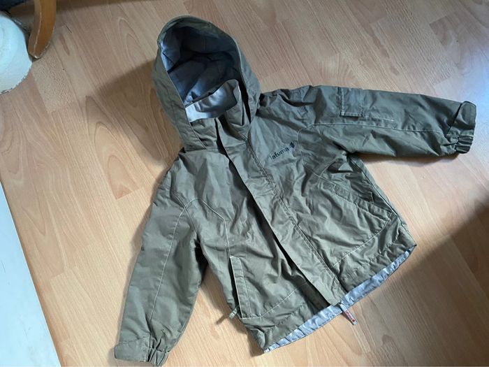 Belle veste/coupe-vent à capuchekaki Lafuma T. 4 ans/104 cm garçon