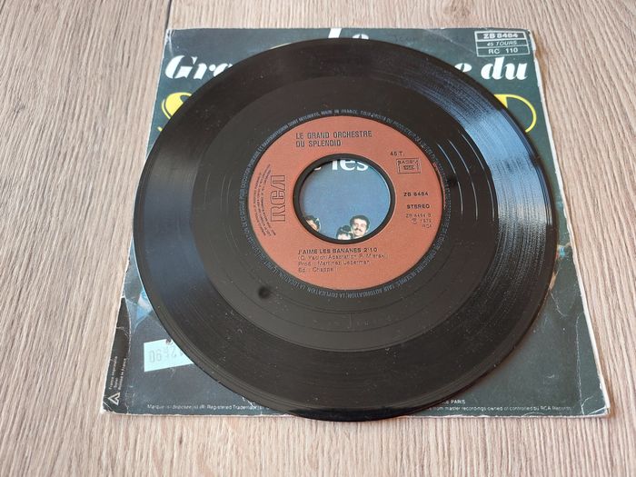 Disque vinyle 45 tours Le Grand Orchestre du Splendid Macao - photo numéro 9