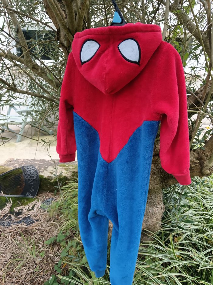 Grenouillère, sur pyjama Spiderman, 3 ans - photo numéro 4