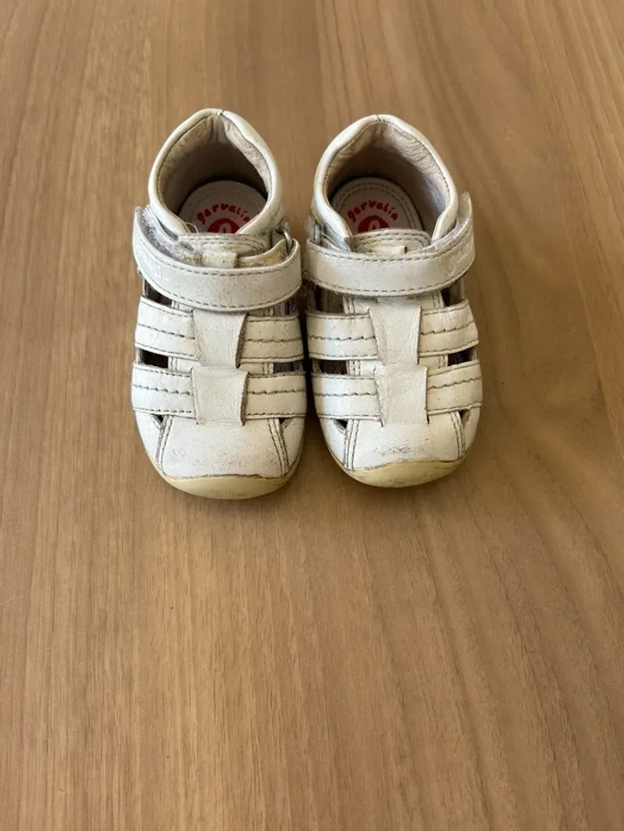 Chaussures blanches à scratchés pointure 18 - photo numéro 4
