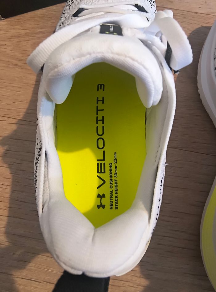 Chaussures running under armour UA W Velociti 3 taille 38.5 neuves - photo numéro 6