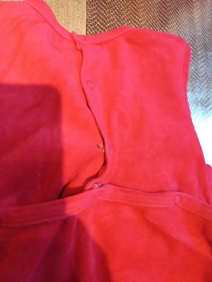 Beau pyjama chat type velours rouge 6 mois - photo numéro 3