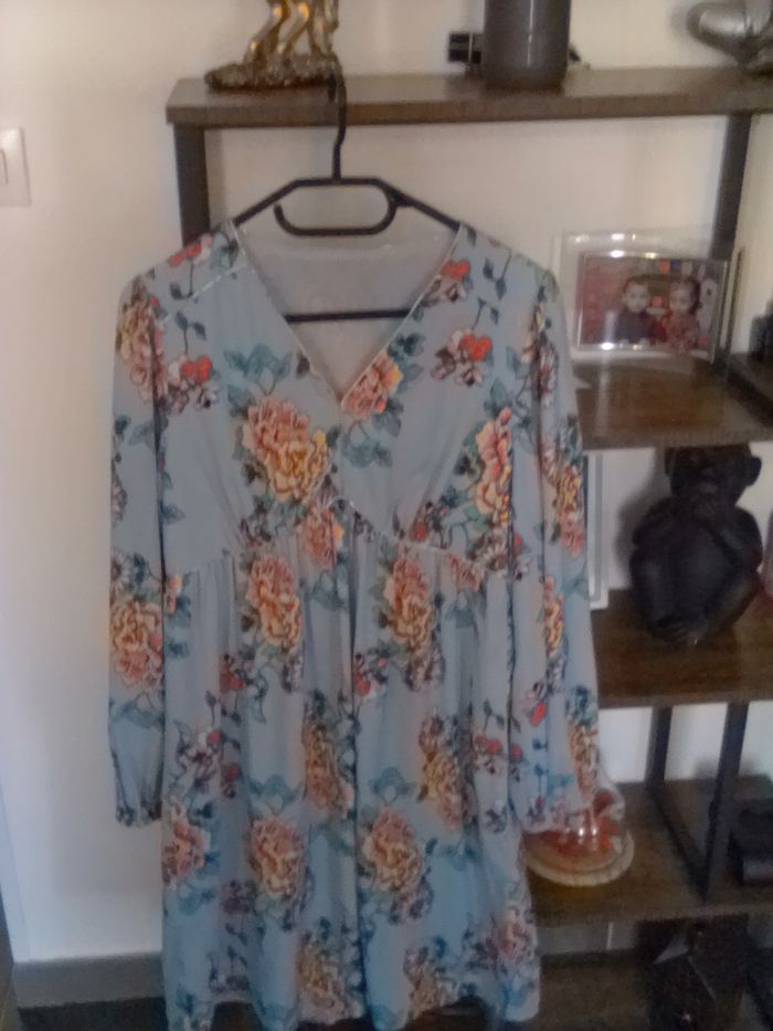 Robe bleu turquoise avec fleur taille 38