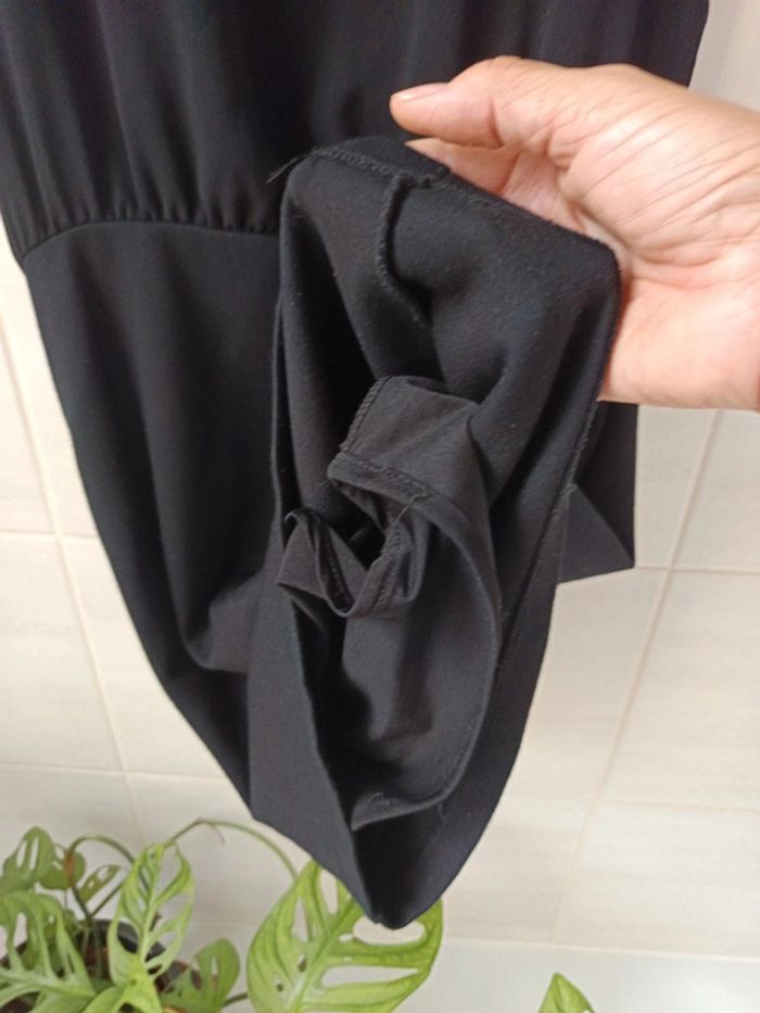 Petite robe noire Zara t.S - photo numéro 4