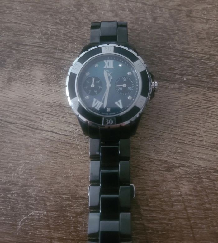 Montre guess - photo numéro 4