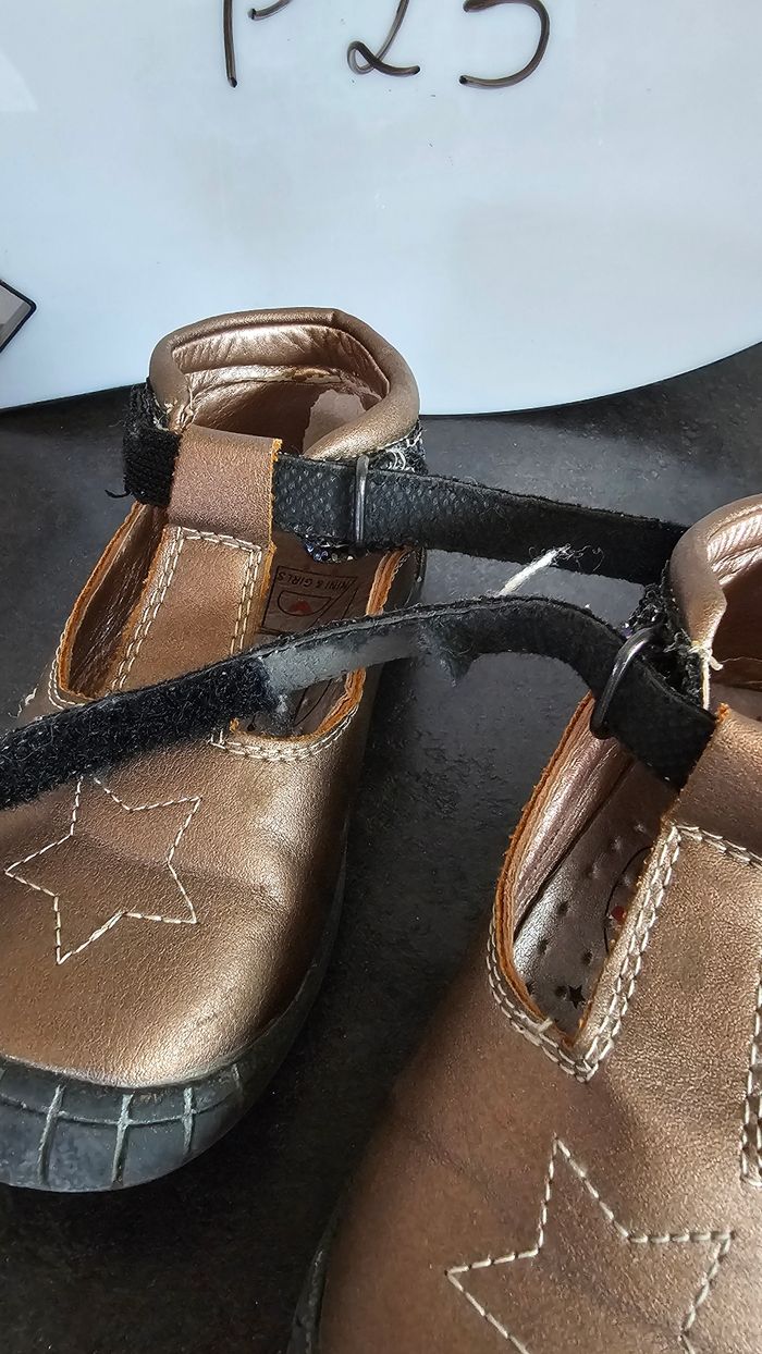 Chaussure 👧🏽 P23 - photo numéro 3