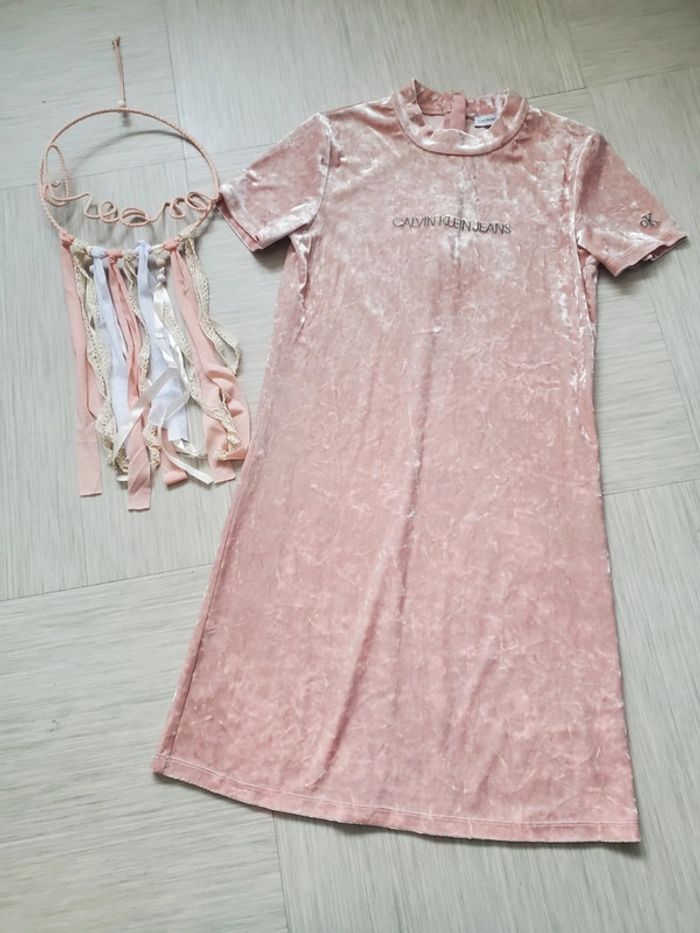 Robe velours rose marque calvin klein taille 14 ans