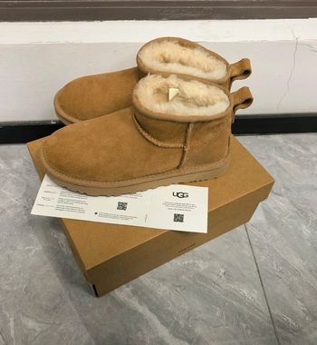 UGG Ultra Mini 39