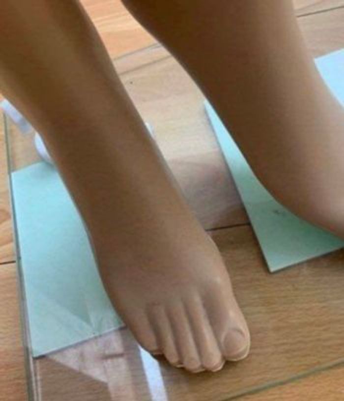 Mannequin vitrine femme réaliste visage et perruque - photo numéro 8