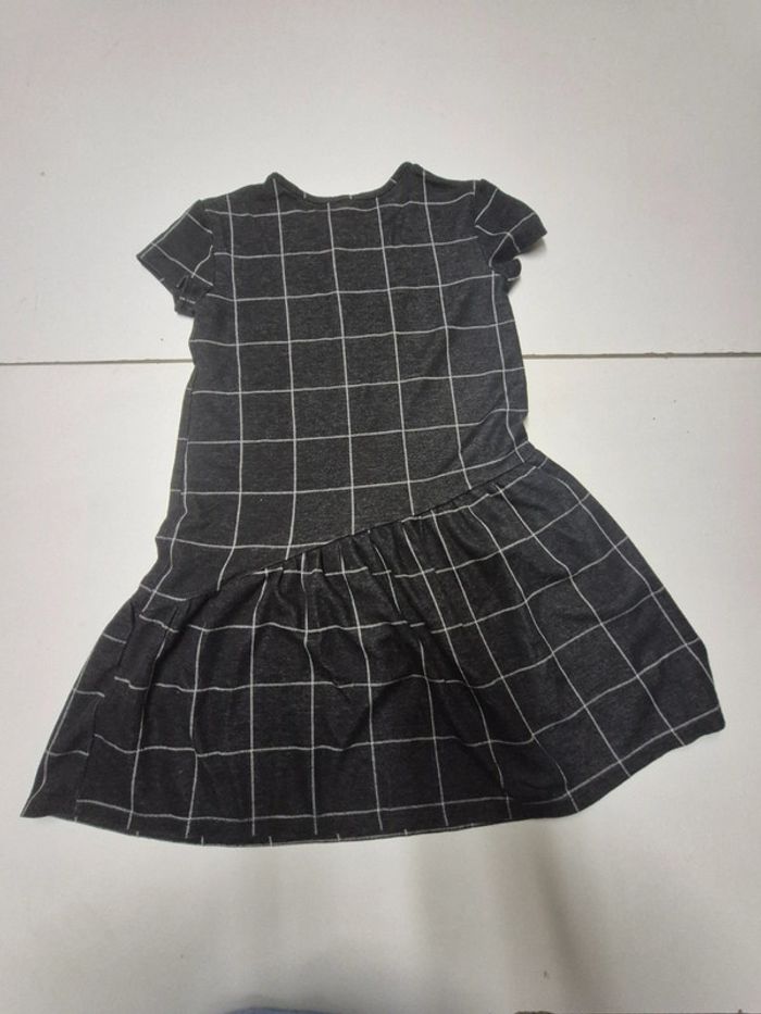 Robe noir - photo numéro 3
