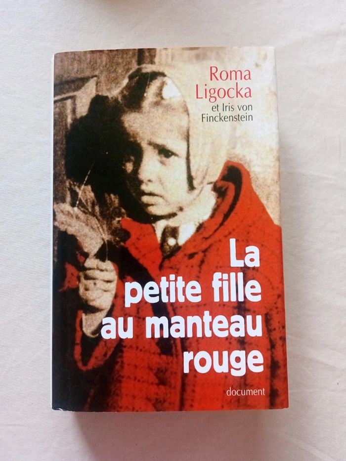 La petite fille au manteau rouge - photo numéro 3