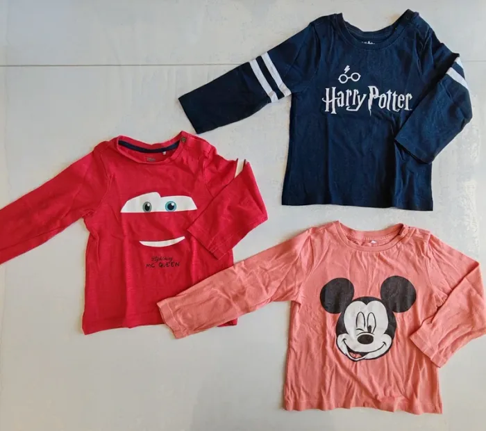 Lot maillot manches longues 18 mois HP cars mickey disney pixar