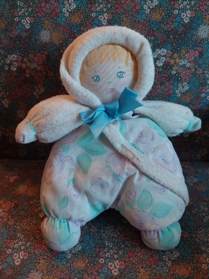 #10 Mundia - poupée de chiffon vintage