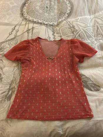 T-shirt rouge clair