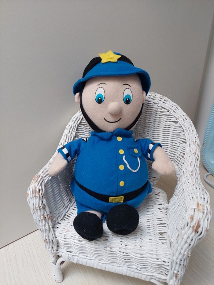 Play by play - peluche Gendarme Oui Oui