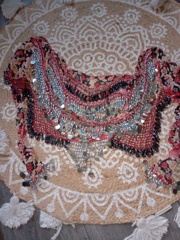 Foulard danse orientale crochet et piece floral