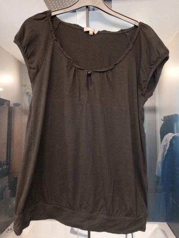 Haut noir, grain de malice