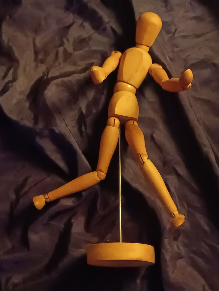 Mannequin articulé en bois dessin - photo numéro 5
