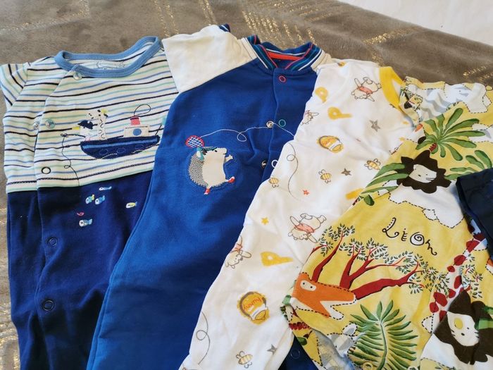 Lot de vêtements - photo numéro 2