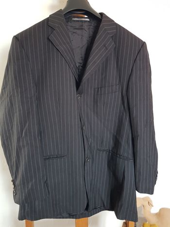 Blazer homme gris foncé rayé gris clair à boutons. 100% pure laine vierge. Devred. Taille 50.